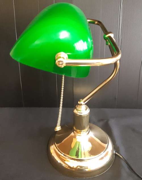 BEAUTIFUL LAWYERS LAMP IN EXCELLENT CONDITION