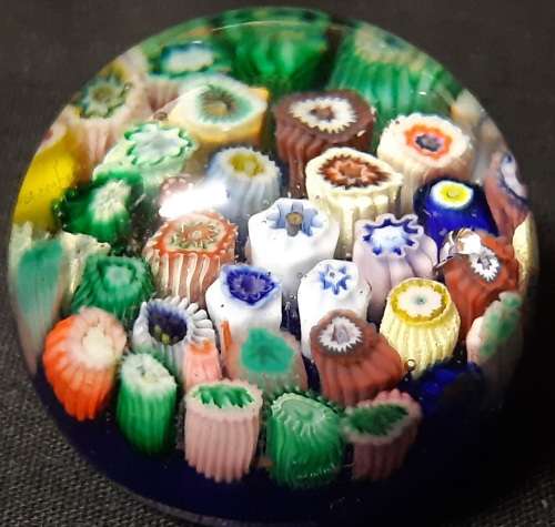 STUNNING SMALL HANDBLOWN MURANO MILLEFIORI GLASS PAPERWEIGHT