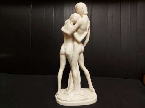 STUNNING A SANTINI FIGURINE OF TWO NUDES, MARKED ON THE PLINTH AND STANDING 32 CM TALL