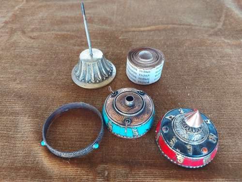 INTRICATELY DETAILED HAND CRAFTED COPPER AND BRASS TIBETAN BUDDHIST PRAYER WHEEL ON STAND