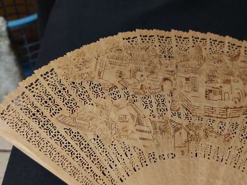 STUNNINGLY DECORATED VINTAGE ORIENTAL FAN DEPICTING AWESOME IMAGES AND BOXED WITH MARKINGS,