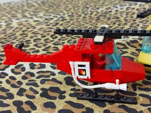 VINTAGE LEGO PAIR OF TWO HELICOPTERS, ONE BID FOR BOTH
