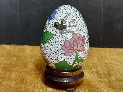 SPECTACULAR CLOISONNE EGG ON A STAND