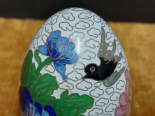 SPECTACULAR CLOISONNE EGG ON A STAND