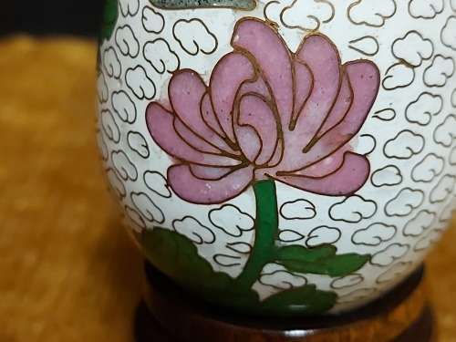 SPECTACULAR CLOISONNE EGG ON A STAND
