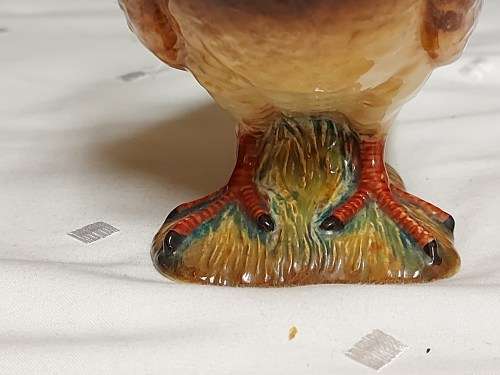 STRIKING AND BEAUTIFULLY CRAFTED BESWICK PORCELAIN PIGEON FIGURINE