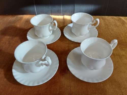 SET OF 4 ROYAL ALBERT REVERIE BONE CHINA DEMITASSE CUPS AND SAUCERS