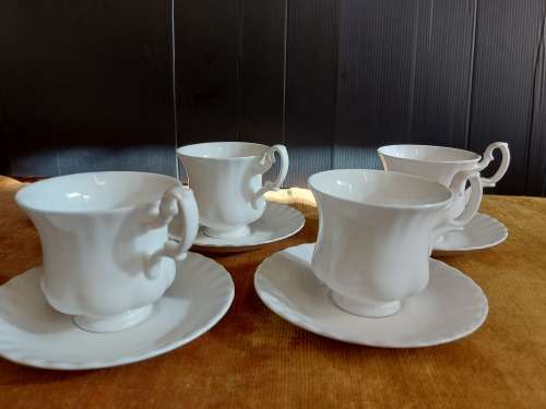 SET OF 4 ROYAL ALBERT REVERIE BONE CHINA DEMITASSE CUPS AND SAUCERS