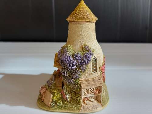 BEAUTIFUL LILLIPUT LANE HOUSE - GOLD TOP