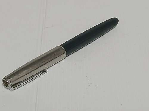 THE ICONIC VINTAGE PARKER 51 FOUNTAIN PEN, UNBOXED