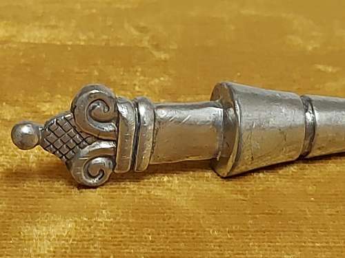 CARROLL BOYES FUNCTIONAL ART:  VINTAGE EARLY DESIGN PEWTER BOTTLE STOPPER
