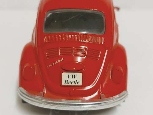 HIGHLY COLLECTIBLE MAISTO DIE CAST SCALE 1/24 VW BEETLE