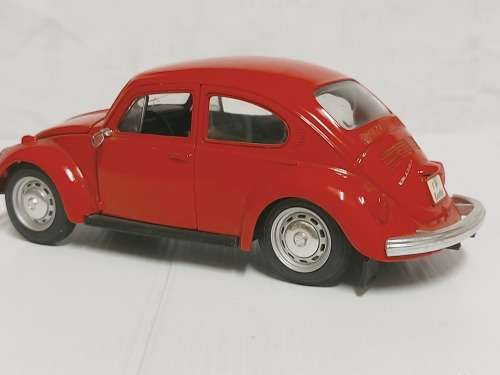 HIGHLY COLLECTIBLE MAISTO DIE CAST SCALE 1/24 VW BEETLE