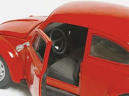 HIGHLY COLLECTIBLE MAISTO DIE CAST SCALE 1/24 VW BEETLE