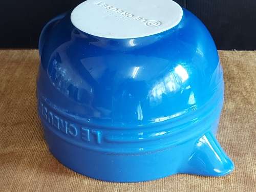 STUNNING LE CREUSET 13-39 LARGE 2.L CERAMIC MIXING JUG, TEAL AND  IN MINT CONDITION