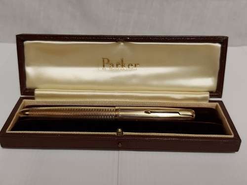 VINTAGE BOXED GOLD PARKER 51 FOUNTAIN PEN WITH A 9 ct BARREL AND A 1/10 12K ROLLED GOLD CAP