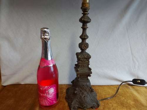 GREAT FIND!  ANTIQUE BAROQUE STYLE 40 CM TALL SPELTER TABLE LAMP, WORKING