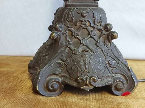 GREAT FIND!  ANTIQUE BAROQUE STYLE 40 CM TALL SPELTER TABLE LAMP, WORKING