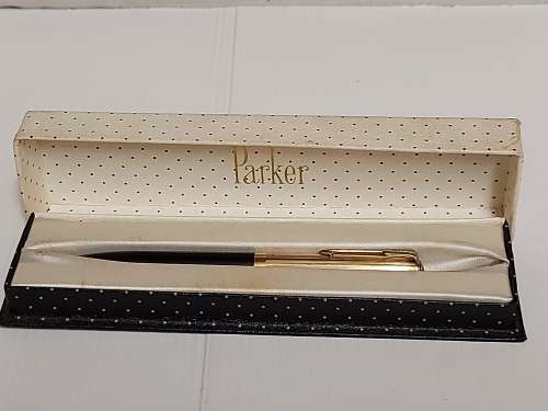 HIGHLY COLLECTIBLE VINTAGE PARKER MECHANICAL PENCIL WITH A 1/10 16K ROLLED GOLD CAP, BOXED