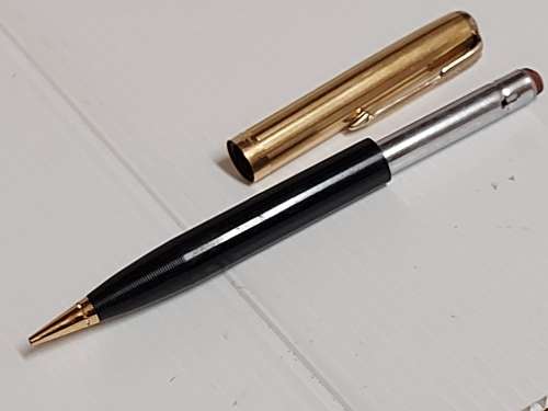 HIGHLY COLLECTIBLE VINTAGE PARKER MECHANICAL PENCIL WITH A 1/10 16K ROLLED GOLD CAP, BOXED