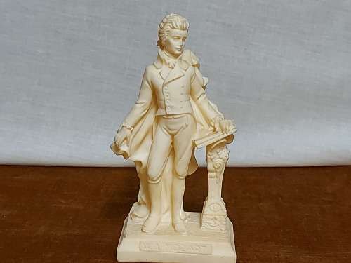BEAUTIFUL W A MOZART CAST MARBLE FIGURINE