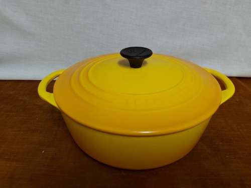 STUNNING LE CREUSET ENAMELED CAST IRON POT