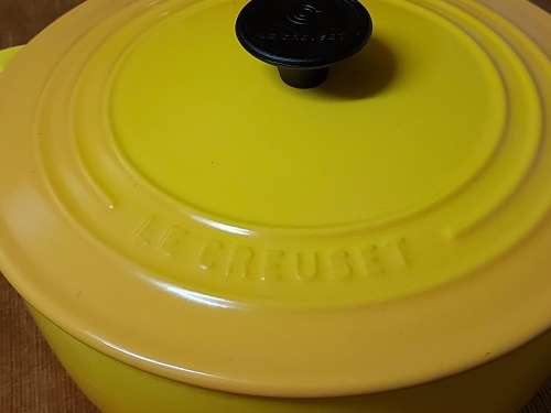 STUNNING LE CREUSET ENAMELED CAST IRON POT