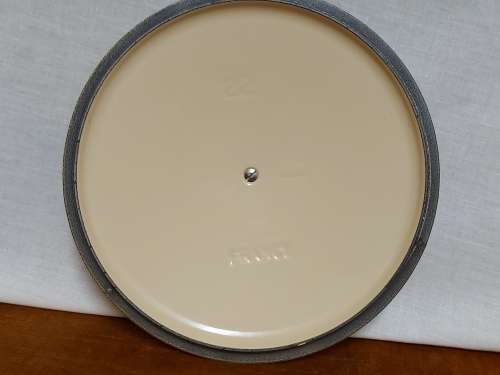 STUNNING LE CREUSET ENAMELED CAST IRON POT