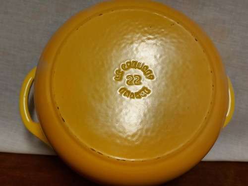 STUNNING LE CREUSET ENAMELED CAST IRON POT