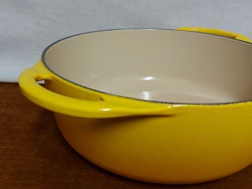 STUNNING LE CREUSET ENAMELED CAST IRON POT