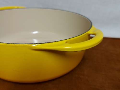 STUNNING LE CREUSET ENAMELED CAST IRON POT