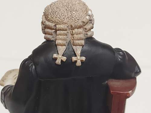 AWESOME VINTAGE ROBERT HARROP DESIGNS DOGGIE PEOPLE BULLDOG BARRISTER