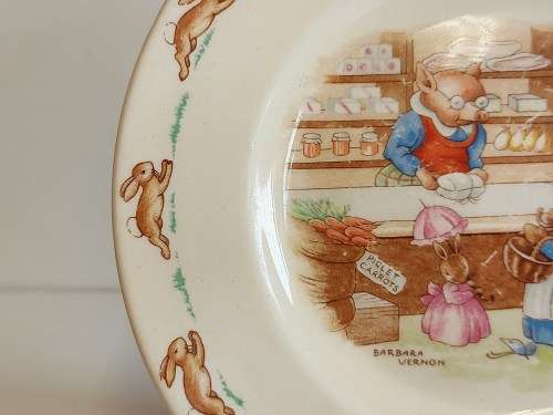 BEAUTIFUL VINTAGE BUNNYKINS ROYAL DOULTON MADE IN ENGLAND PLATE, SIGNED BY BARBARA VERNON
