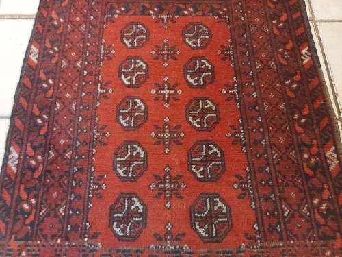 BEAUTIFUL VINTAGE HAND-KNOTTED PURE WOOL PERSIAN CARPET