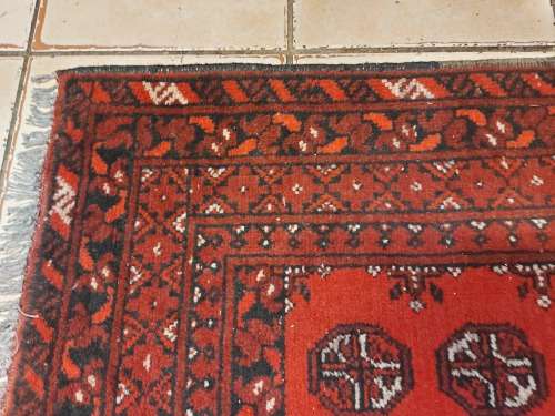 BEAUTIFUL VINTAGE HAND-KNOTTED PURE WOOL PERSIAN CARPET