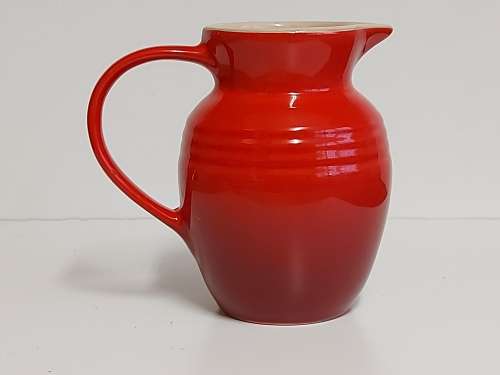 STUNNING LE CREUSET CERAMIC JUG IN MINT CONDITION
