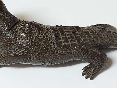 AWESOME BRONZE SCULPTURE OF A CROCODILE IN GREAT CONDITION