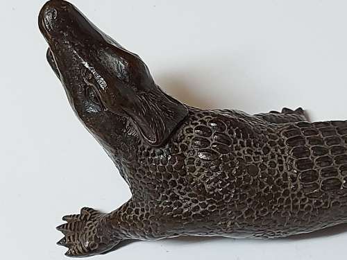 AWESOME BRONZE SCULPTURE OF A CROCODILE IN GREAT CONDITION