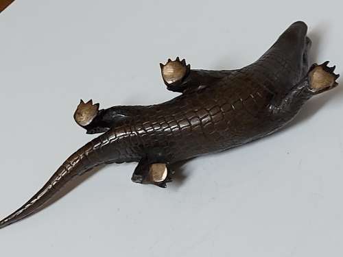 AWESOME BRONZE SCULPTURE OF A CROCODILE IN GREAT CONDITION