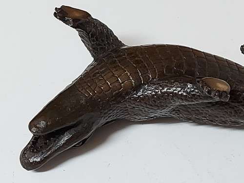 AWESOME BRONZE SCULPTURE OF A CROCODILE IN GREAT CONDITION