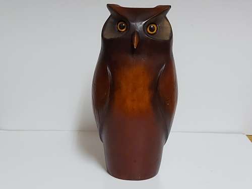 RARE FEATHERS OF KNYSNA LIMITED EDITION AFRICAN COLLECTION LARGE OWL, HAND CARVED AND PAINTED
