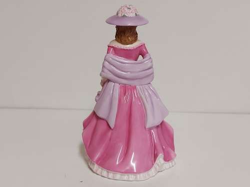 ROYAL DOULTON BOXED INTERNATIONAL COLLECTORS CLUB SUMMERBREEZE HN 4587 BONE CHINA FIGURINE
