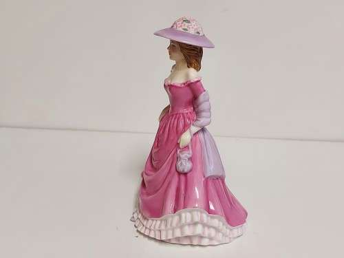ROYAL DOULTON BOXED INTERNATIONAL COLLECTORS CLUB SUMMERBREEZE HN 4587 BONE CHINA FIGURINE