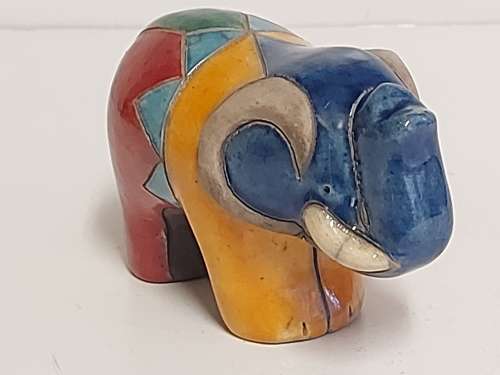 STUNNING VINTAGE SMALL RAKU POTTERY ELEPHANT FIGURINE IN VIVID COLOURS