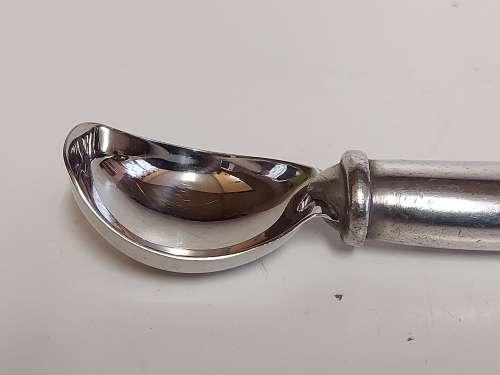 CARROL BOYES FUNCTIONAL ART: VINTAGE EARLY DESIGN PEWTER AND STAINLESS STEEL SOLID ICE CREAM SCOOP