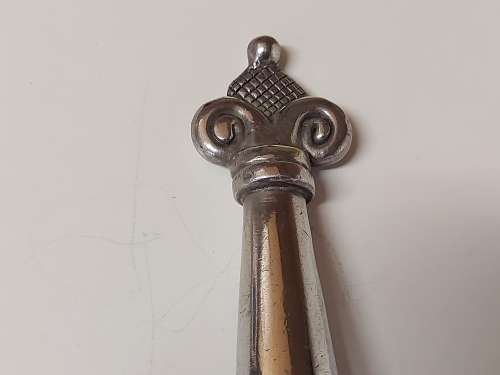 CARROL BOYES FUNCTIONAL ART: VINTAGE EARLY DESIGN PEWTER AND STAINLESS STEEL SOLID ICE CREAM SCOOP