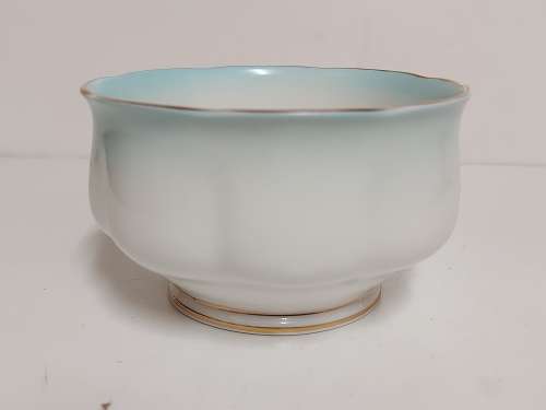AWESOME VINTAGE 1950-1970 ROYAL ALBERT RAINBOW BONE CHINA SUGAR BOWL IN MINT CONDITION
