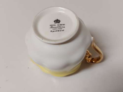 AWESOME VINTAGE 1950-1970 ROYAL ALBERT RAINBOW BONE CHINA CREAMER IN MINT CONDITION