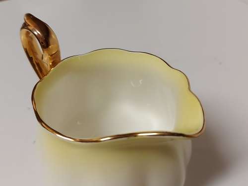AWESOME VINTAGE 1950-1970 ROYAL ALBERT RAINBOW BONE CHINA CREAMER IN MINT CONDITION