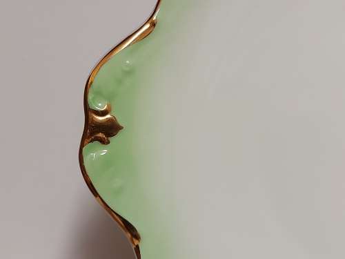 VINTAGE 1950-1970 ROYAL ALBERT RAINBOW BONE CHINA TWIN HANDLED CAKE PLATTER IN MINT CONDITION